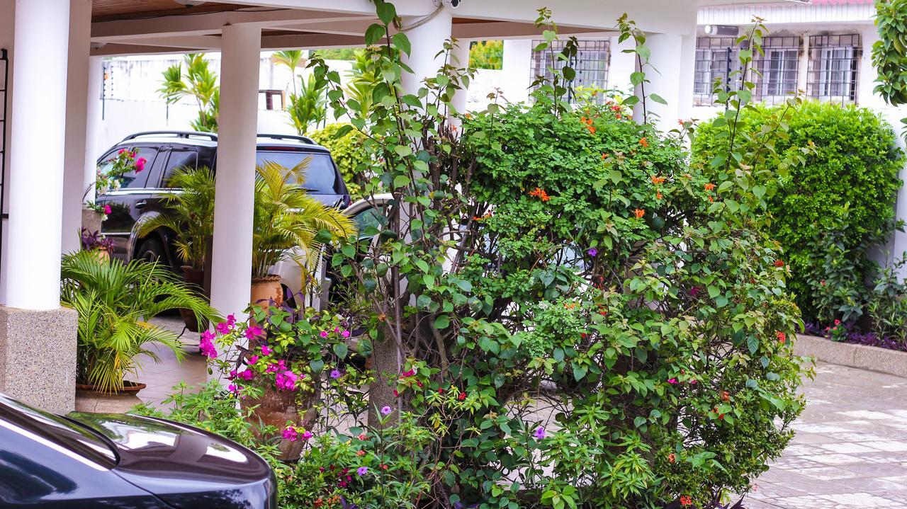 Lavender Lodge Hotel Accra Luaran gambar