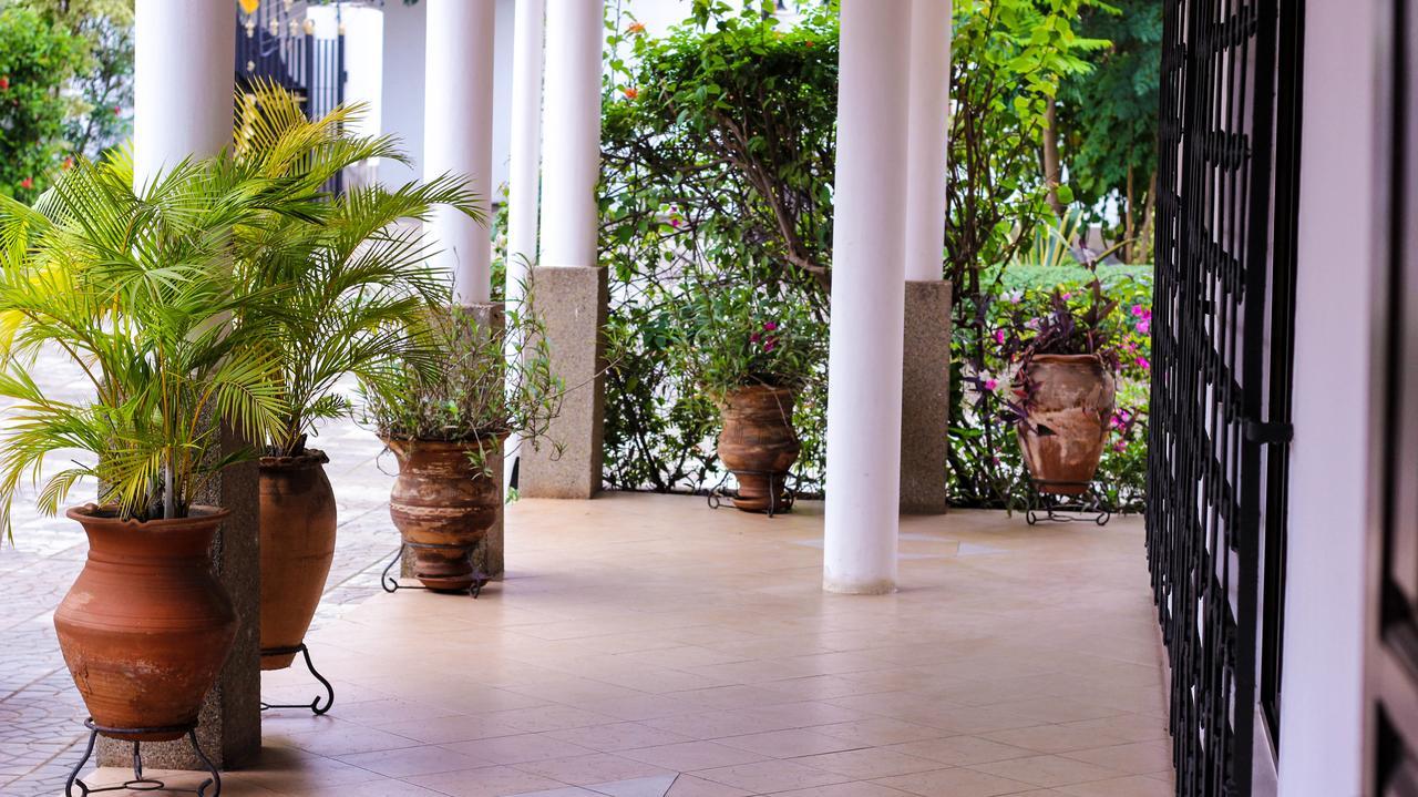 Lavender Lodge Hotel Accra Luaran gambar